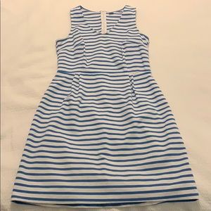 SZ M Old Navy white and blue striped dress